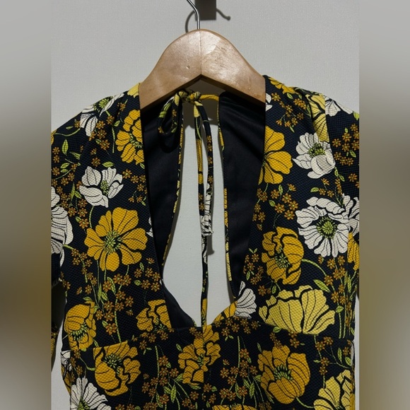 - Zara Mini Floral dress Size XS - Picture 2 of 6